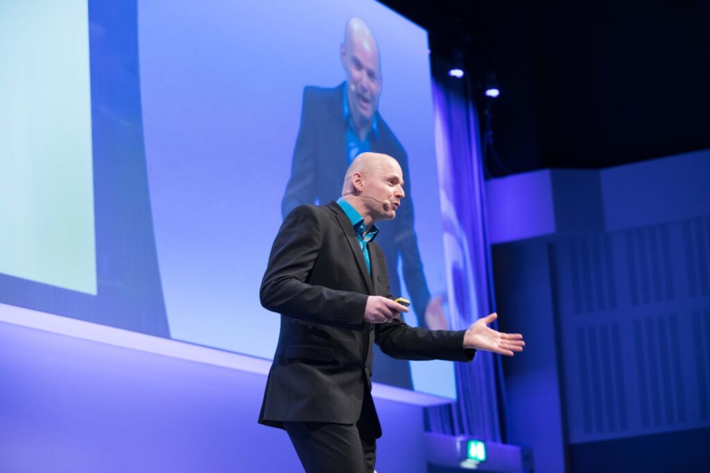 Keynote Speaker, Business Comedian & Moderator