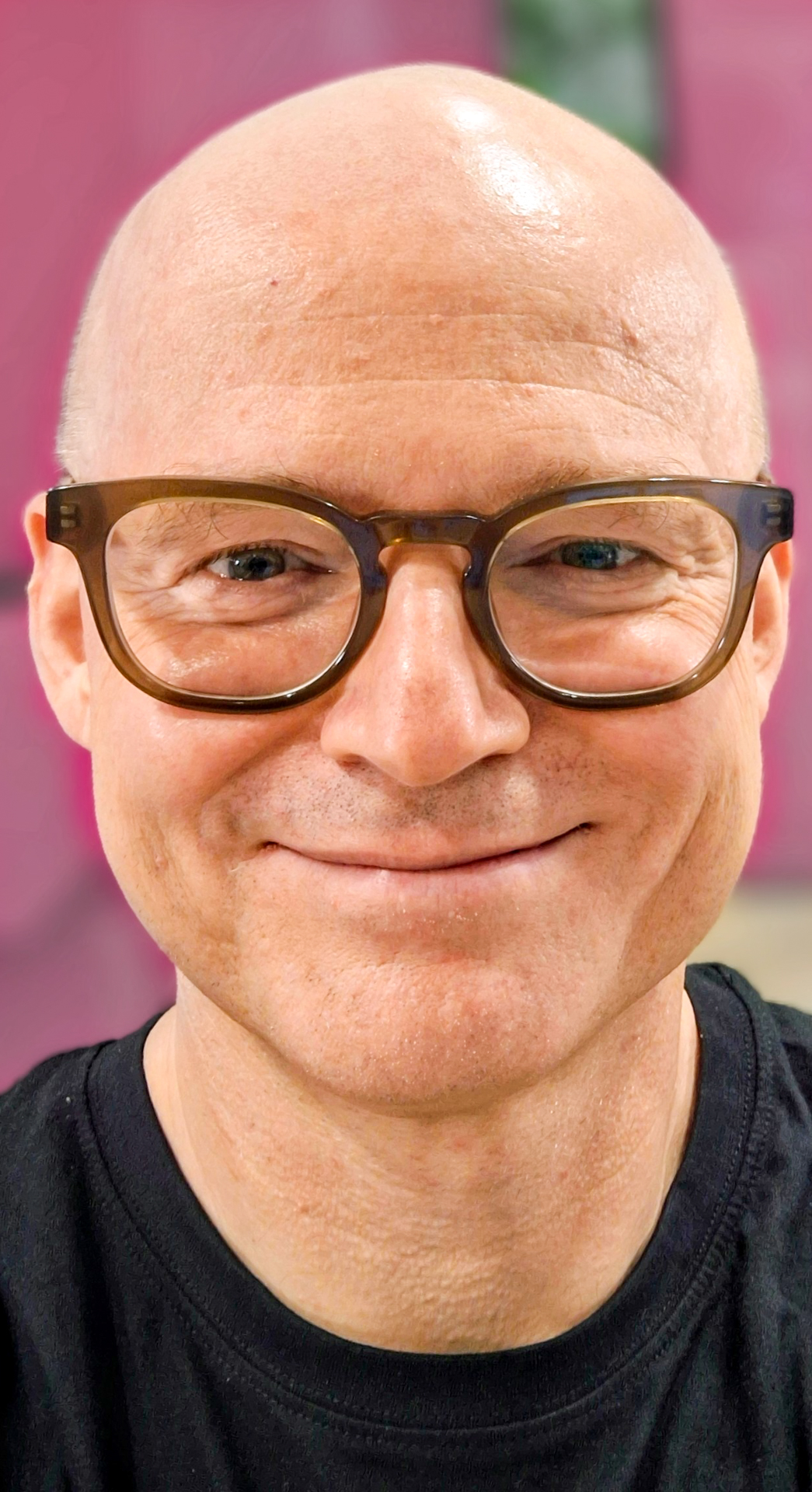 Keynote Speaker, Business Comedian & Moderator